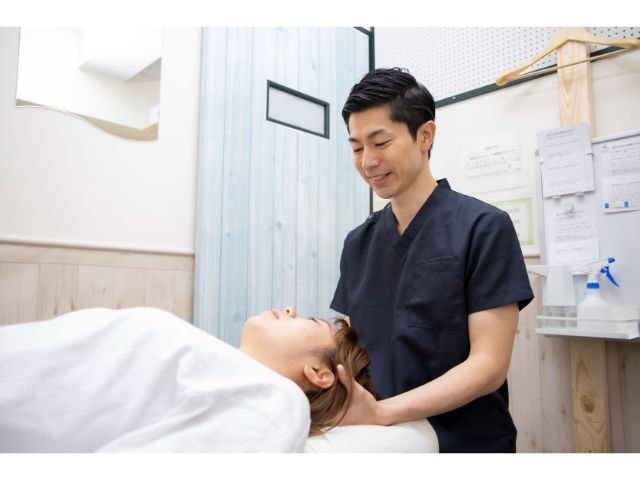 頭蓋骨調整の様子