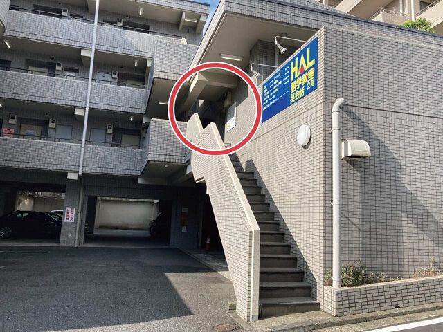 入り口はコチラ